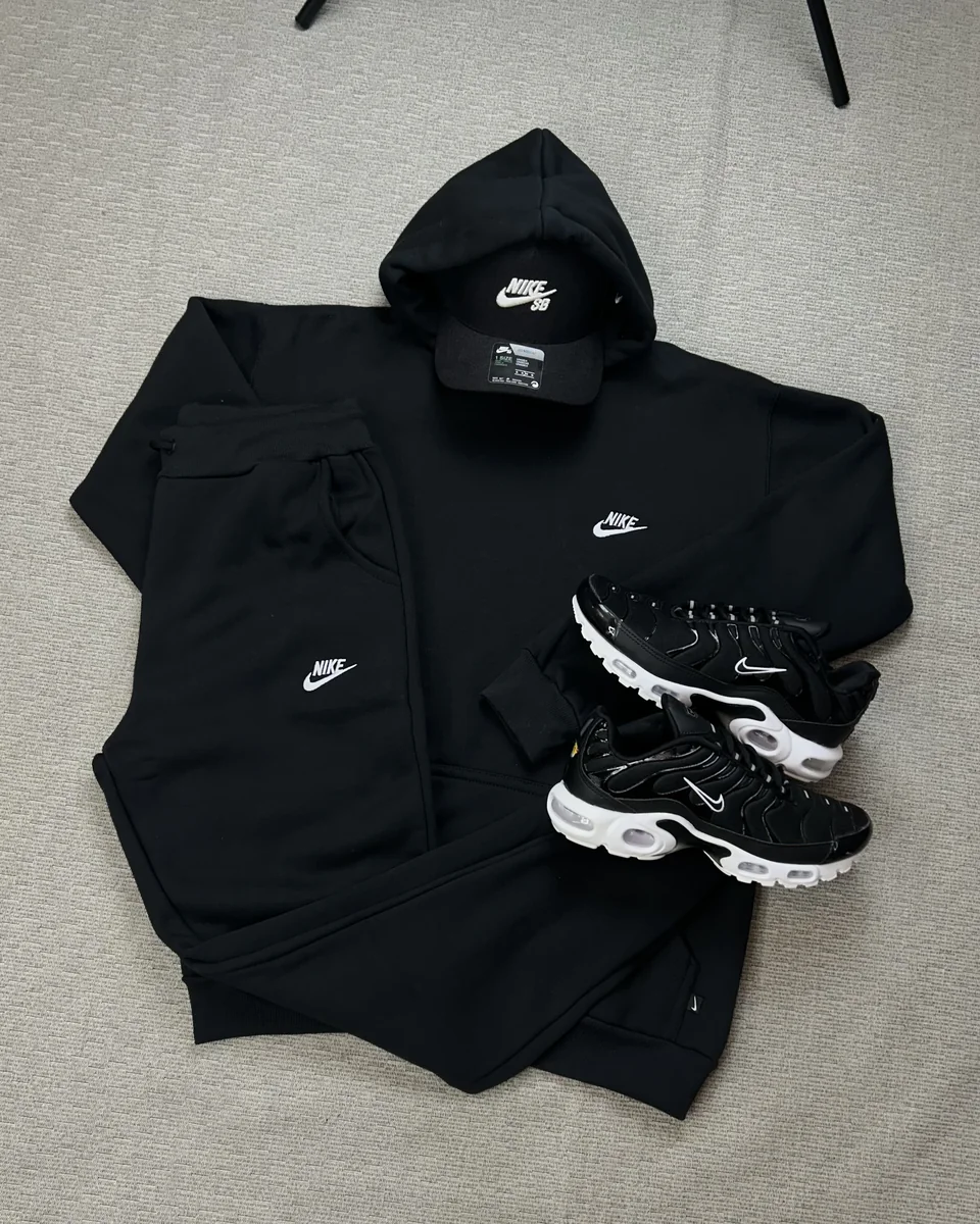 Kit Nike All-Black